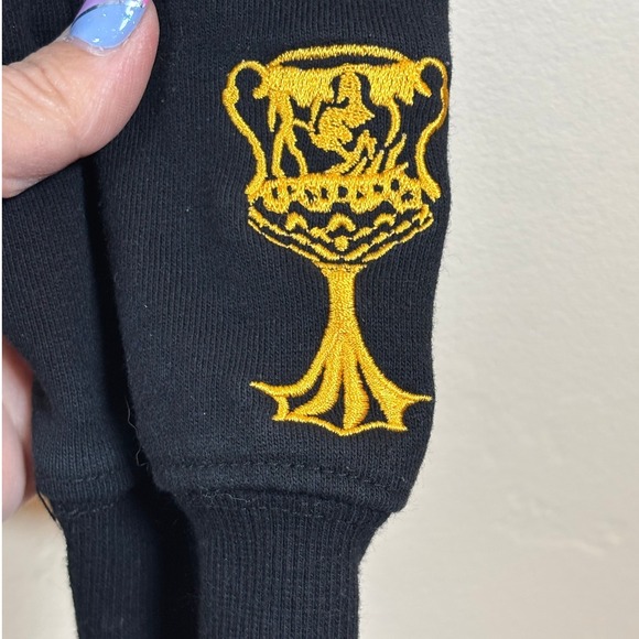 Harry Potter Wizarding World Hufflepuff Hoodie Unisex Medium Black Gray Yellow - Picture 6 of 11